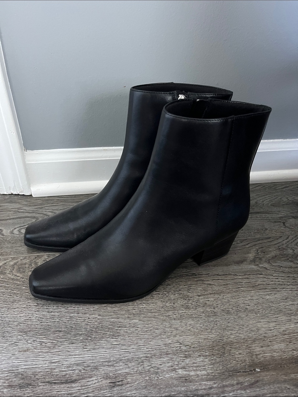 Old Navy Black Booties